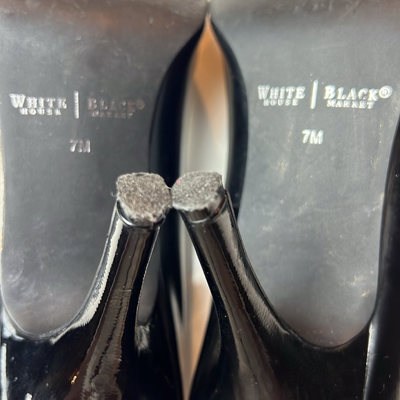 🖤WHITE HOUSE BLACK MARKET SHINY BLACK LEATHER 4’ HEELS SIZE 7 MEDIUM 🖤 - Picture 13 of 16